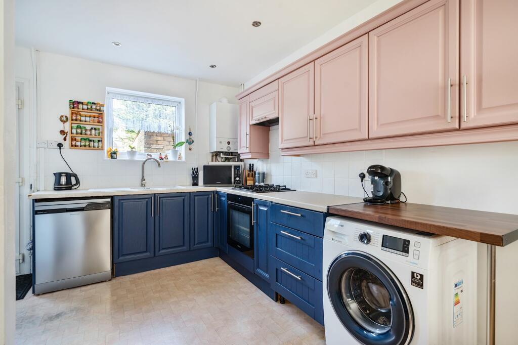 Kitchen/Dining Room (2)