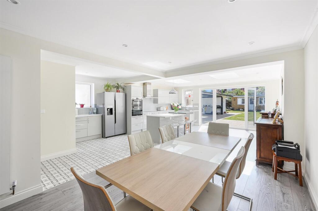 CORRIGAN AVENUE (10).jpg