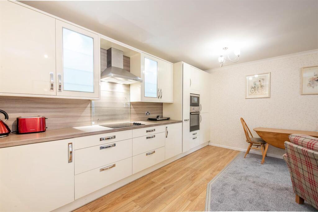 Lounge/Diner/Kitchen