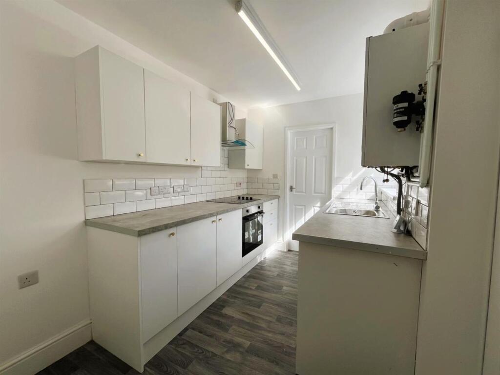 kitchen 4.jpg