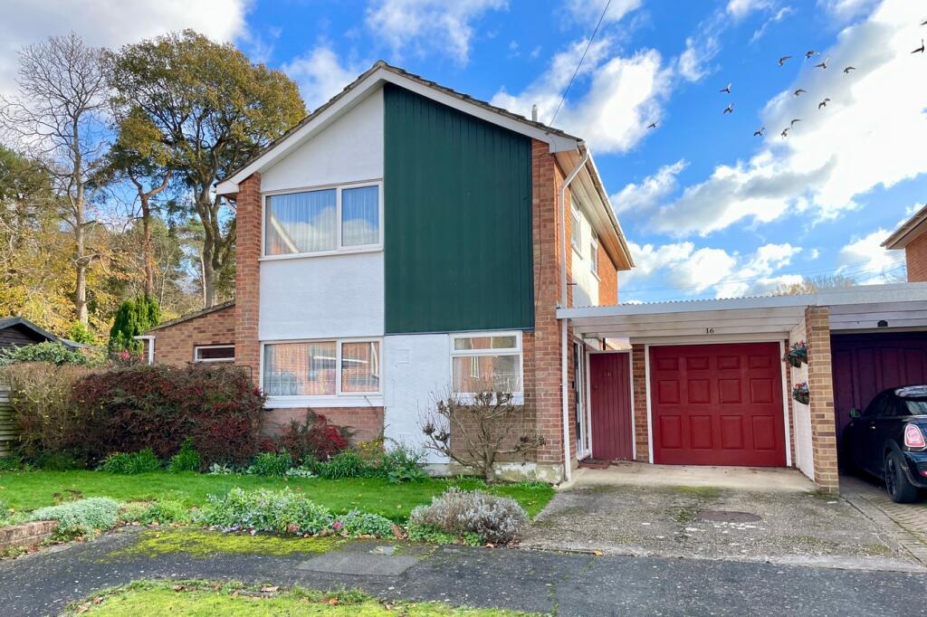 Beaufort Road, CHURCH CROOKHAM, GU52