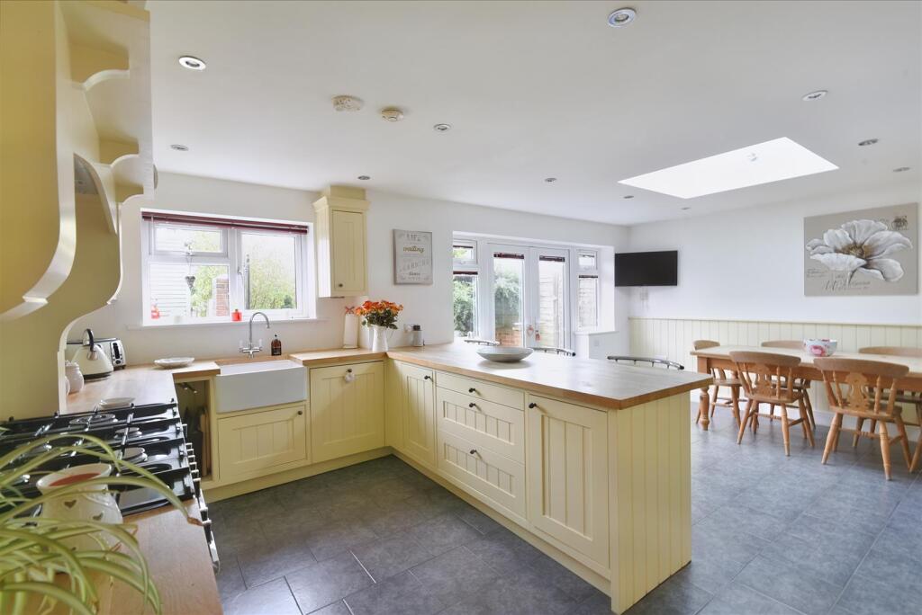 Kitchen/Dining Room
