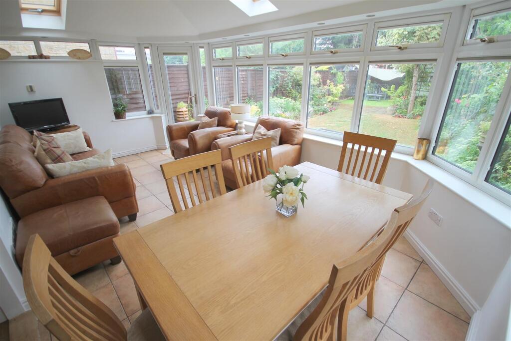 BHR Dinign Area i.JPG