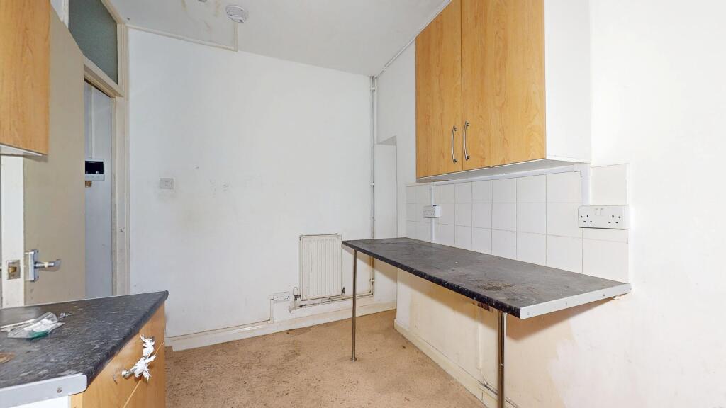 90 Kingsley Flats, Old Kent Road, Bermondsey, London, SE1 5UR