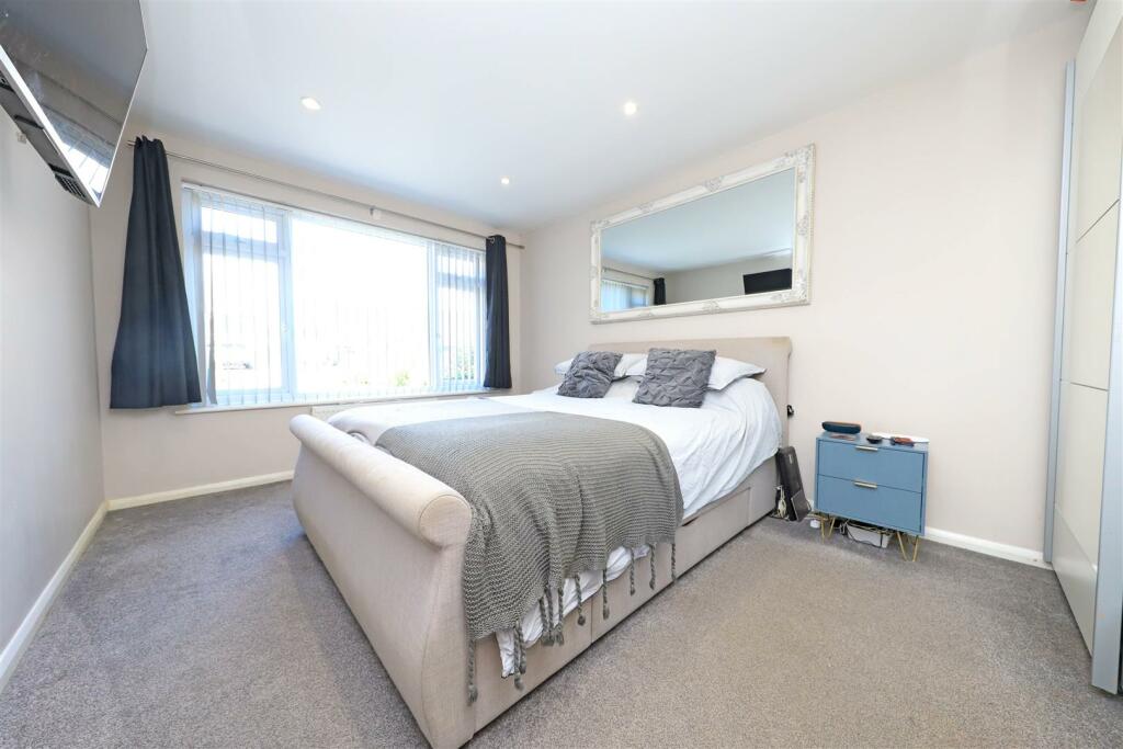 nicholas james hammy way bed 1.jpg