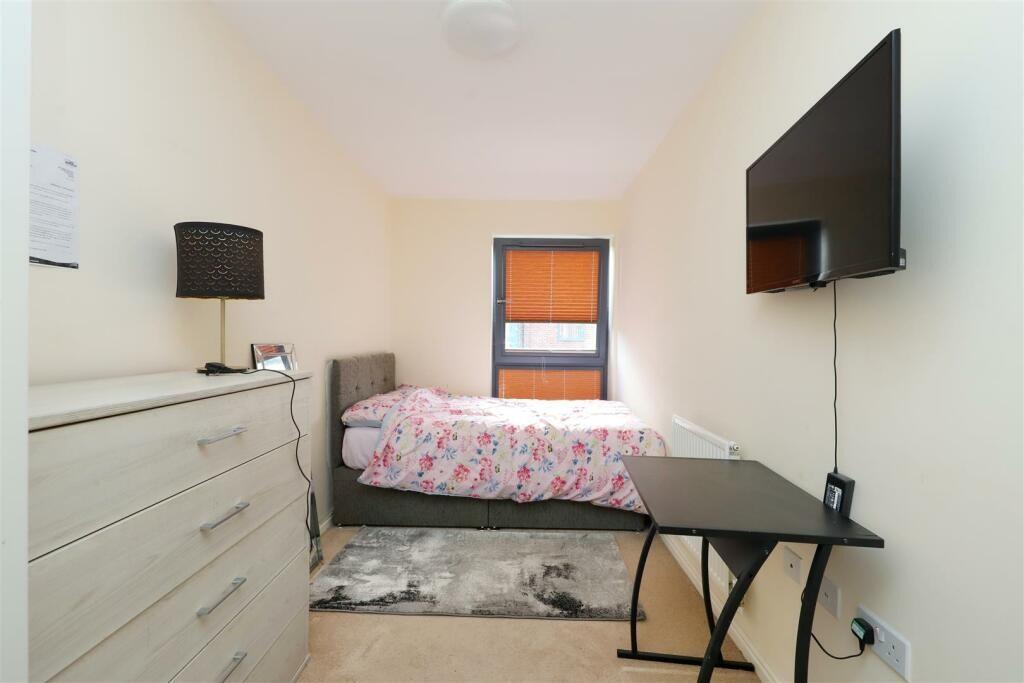 BRAND AVE 6