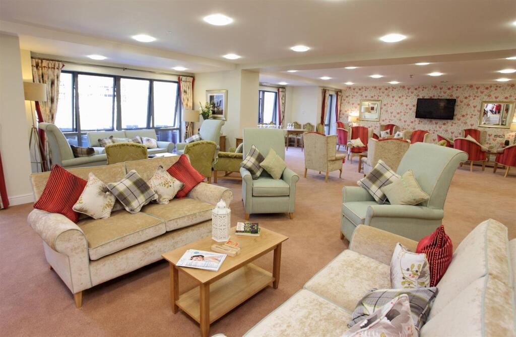 Homeowners lounge.JPG