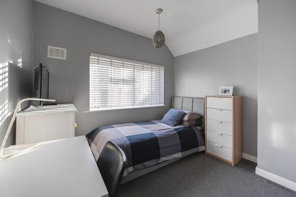 97 Wimperis Way (17 of 31).jpg