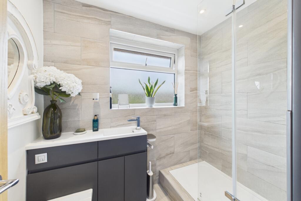 CAM03162G0-PR0279-STILL001