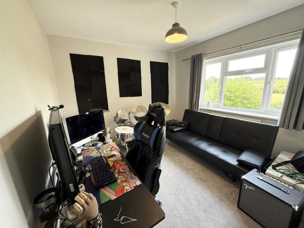 Bedroom 3.jpg