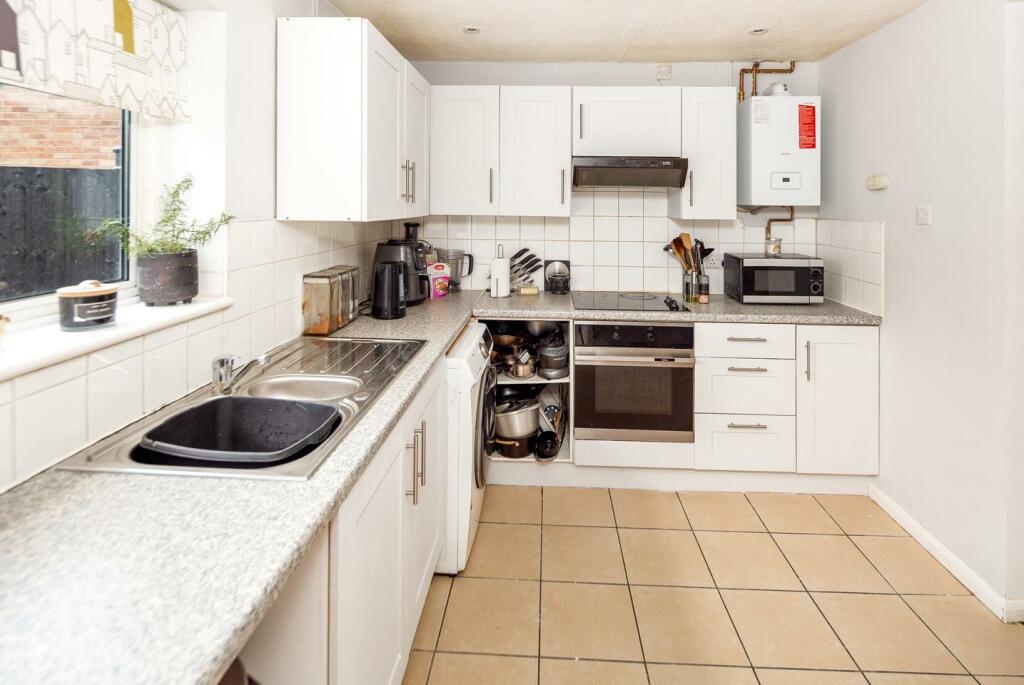 51-kitchen new 2.jpg