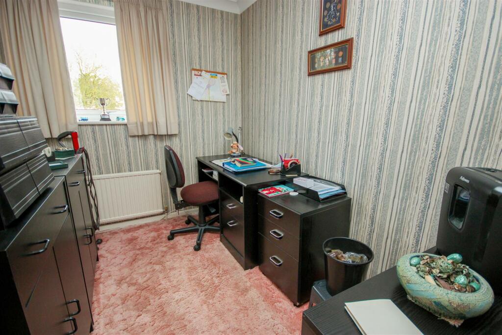 Bedroom 4.jpg