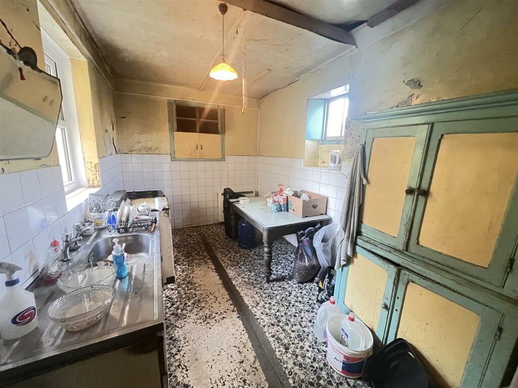 REAR KITCHEN