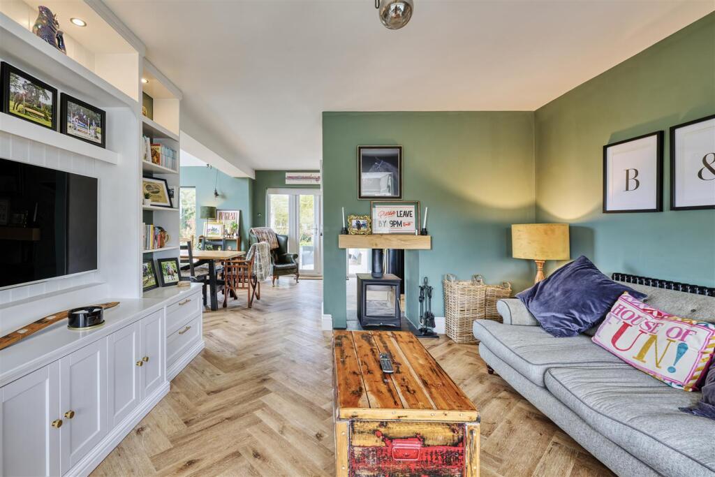 10-1 Mauntley Avenue Brigstock-10.jpg