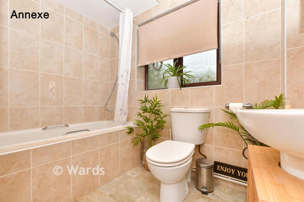 Annexe Bathroom