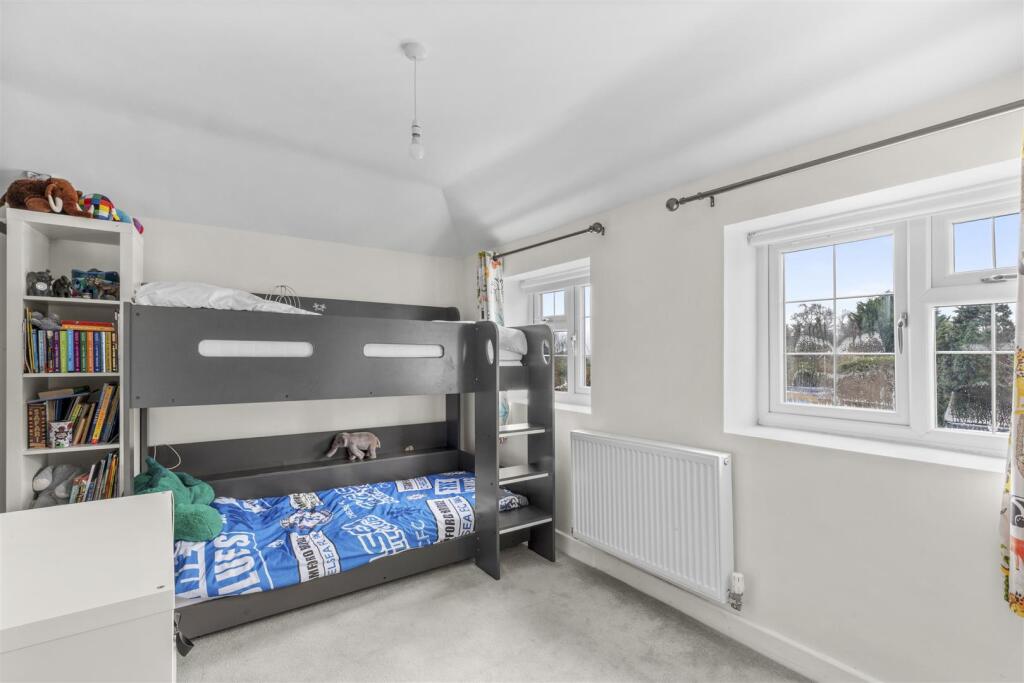 101 Cressex Rd, HP12 4PS-2.jpg