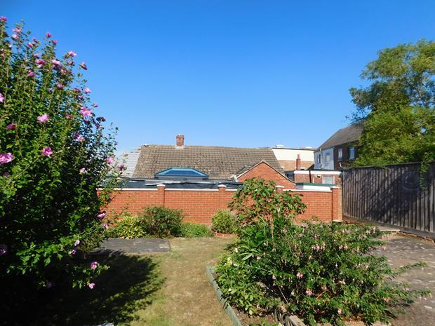 2 South Close Garden