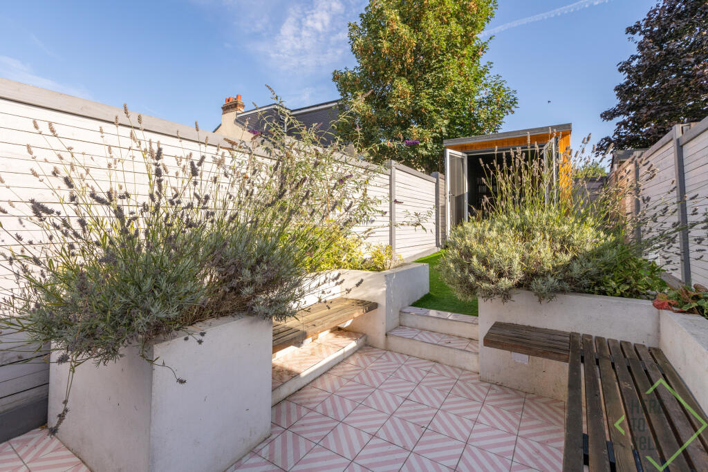 Windsor Road, Watford, Hertfordshire, WD24 7BQ-41