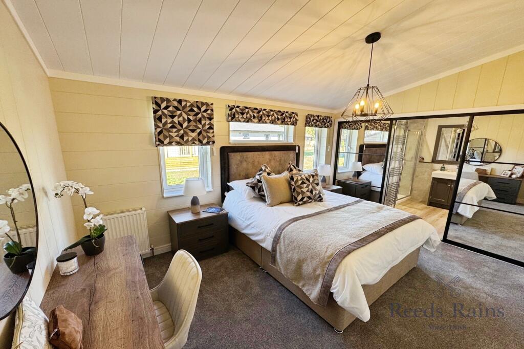 Mastedr Bedroom