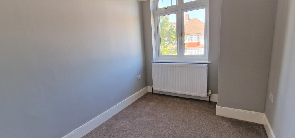 FRONT BEDROOM