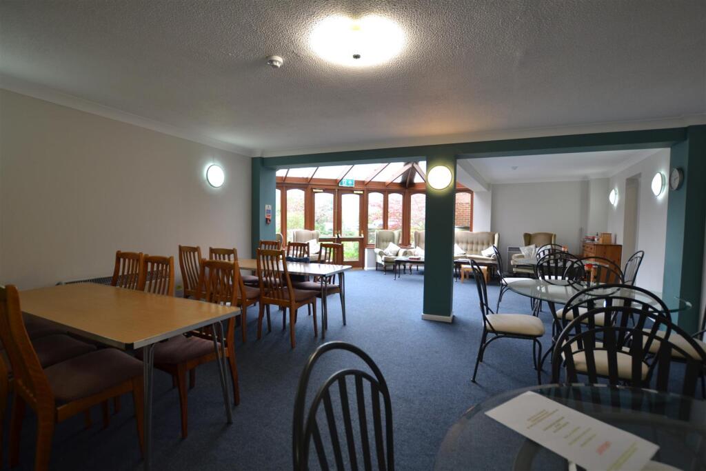 Communal Lounge two.JPG