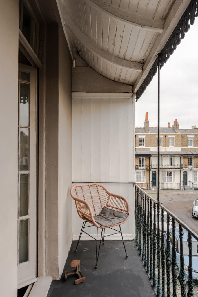 249309 - 34 Spencer Square-29.jpg