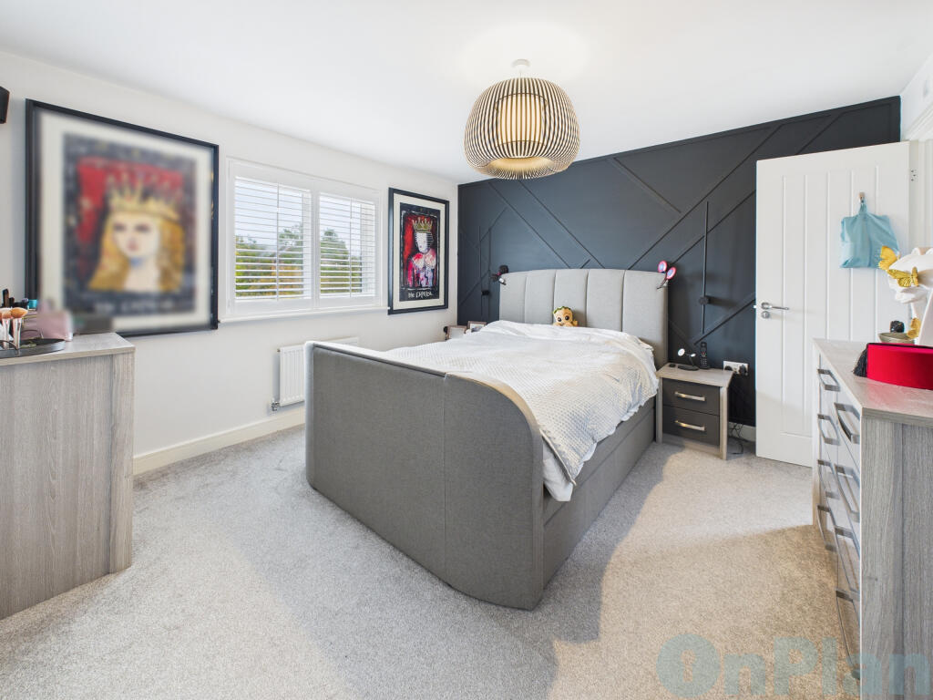 CAM04024G0-PR0038-STILL006