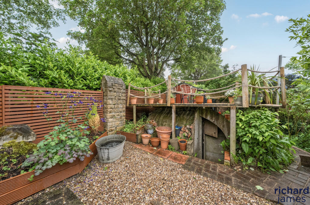 9de7ca103dd44cab8293d412caf42c75