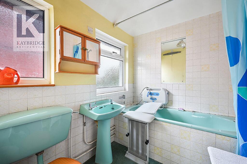 Walsingham Gardens, Epsom - KT19 0LX