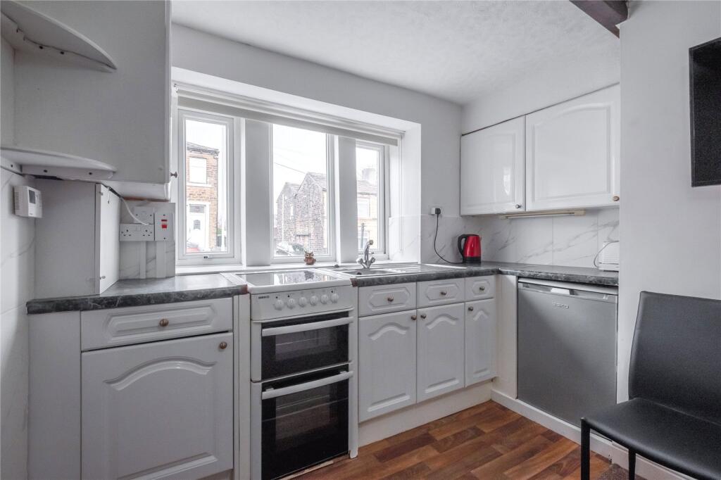 Kitchen &amp; Lounge