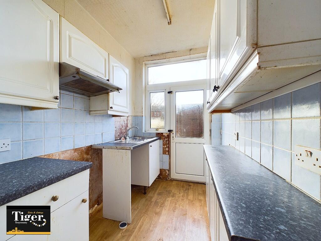 CAM02176G0-PR0466...