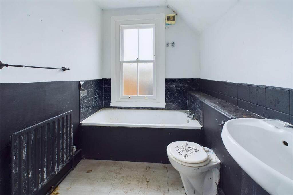 CAM01799G0-PR0122-STILL004.jpg