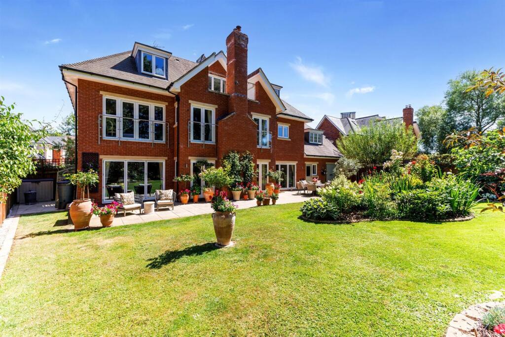 95258_8 Montague Park Winkfield (18)_low.jpg