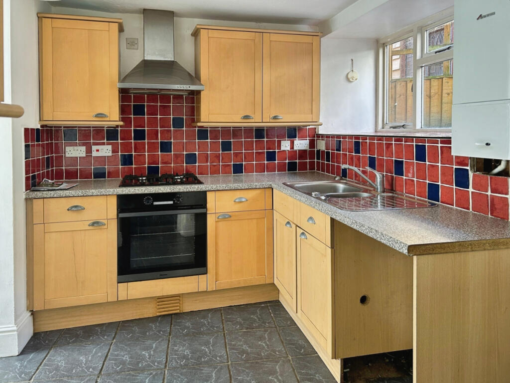 3 Bedroom Mid Terrace Character Cottage