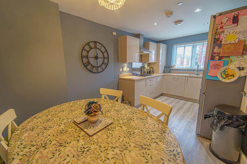 Kitchen dining room