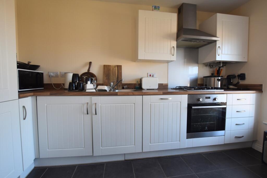 48 Kiln Drive kitchen 2