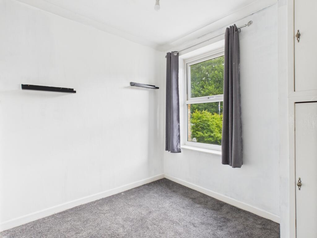 CAM03729G0-PR0067-STILL004