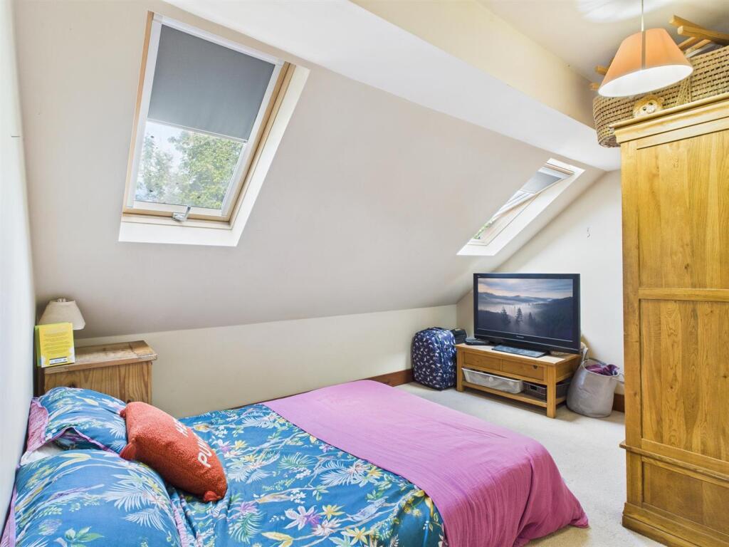 Bedroom 5.jpg