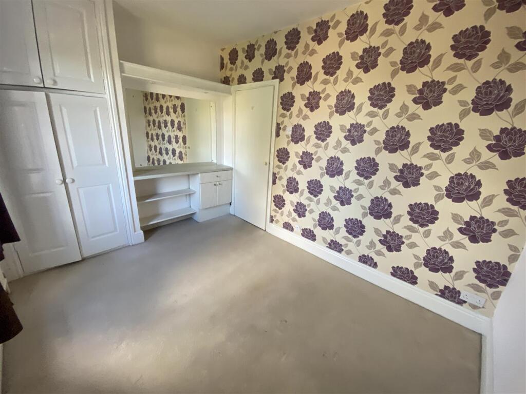 Bedroom no.1 front double: