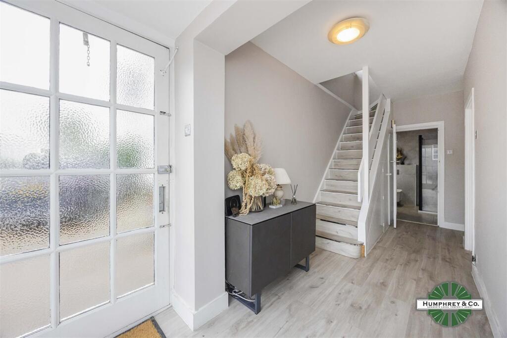 564 Upper Brentwood Road -011.JPG