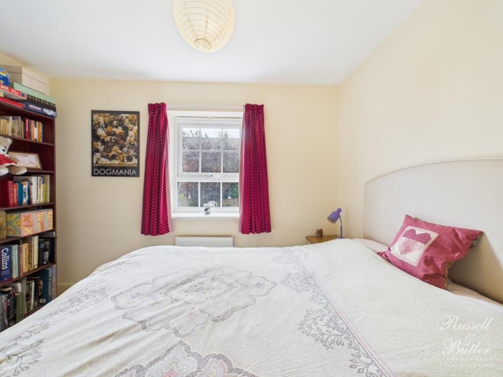 CAM02127G0-PR0332-STILL023