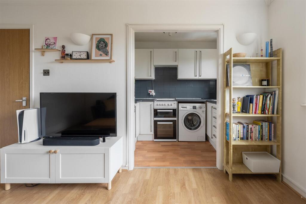 High Road Leytonstone, E11