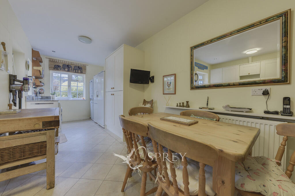 Kitchen/Breakfast...