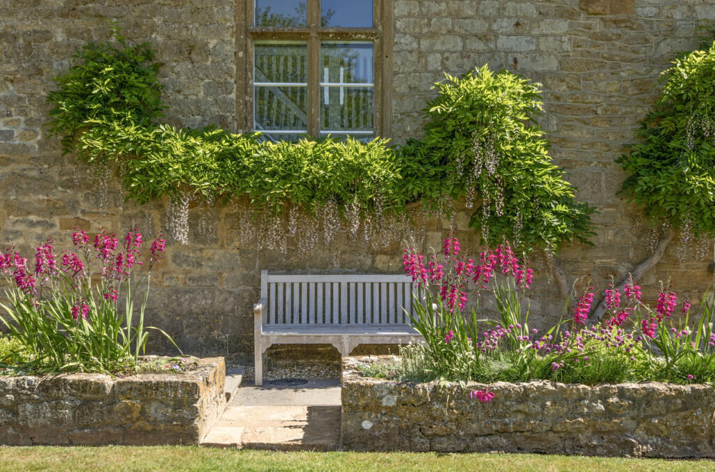 1294167-3-6827a21...