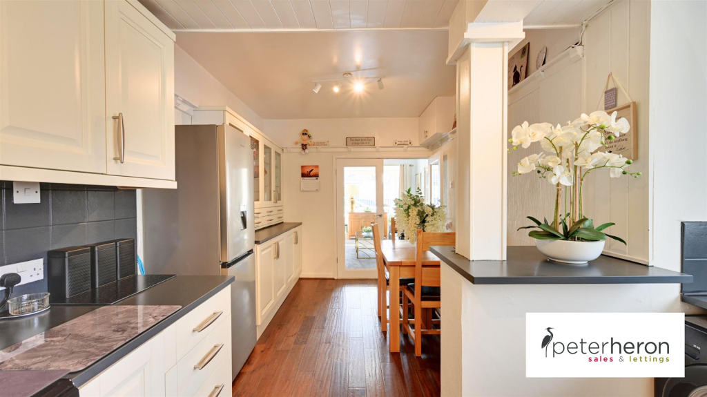 Open Plan Kitchen/Dining Area
