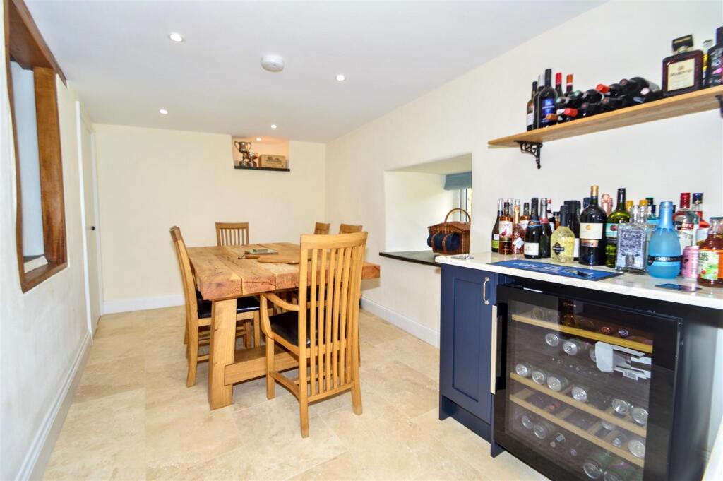 Kitchen / Breakfast Room