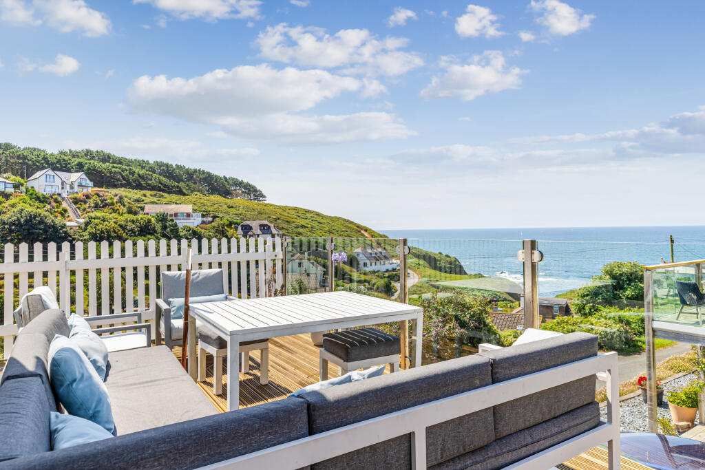 A16 - 6 Furzehill Road Heybrook Bay - 250718