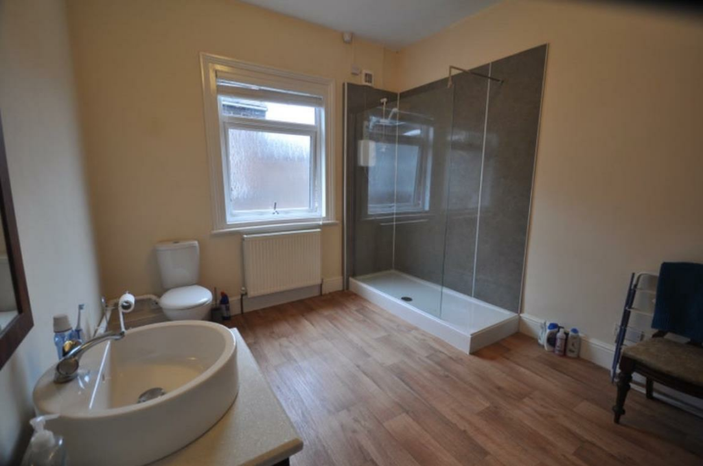 Bathroom 2