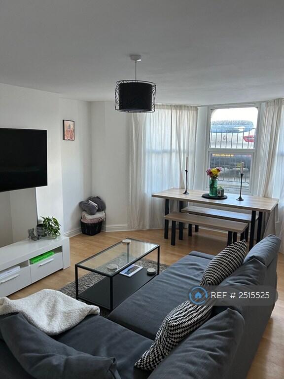 Lounge / Dining Room