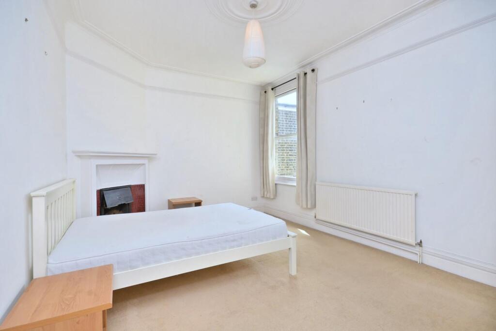 15&#39;7 First Floor Bedroom